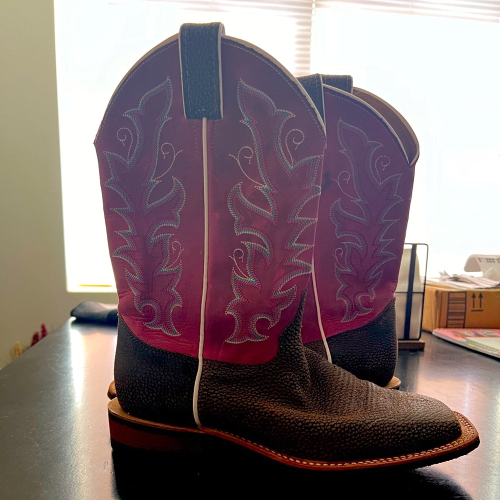 Justin Wide Square Toe Cowboy Boots
